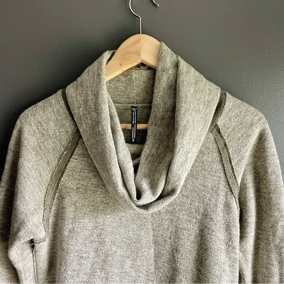 Kuhl Women Cowl Neck Raglan Long Sleeve Sweater Dress in Gray Size Small - Picture 3 of 6